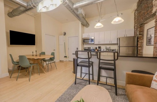 Downtown Boston Apartment | Simple & Spacious Apartment!