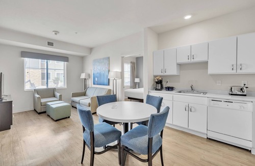 Far North Central Apartment | Simplicity At the Rim 1101 I Comfy 2 Bed 2 Bath