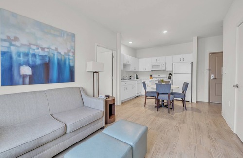 Far North Central Apartment | Simplicity At the Rim 1114 I Comfy 2 Bed 2 Bath
