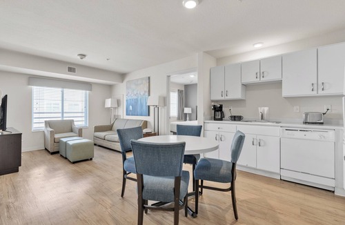 Far North Central Apartment | Simplicity At the Rim 1201 I Comfy 2 Bed 2 Bath
