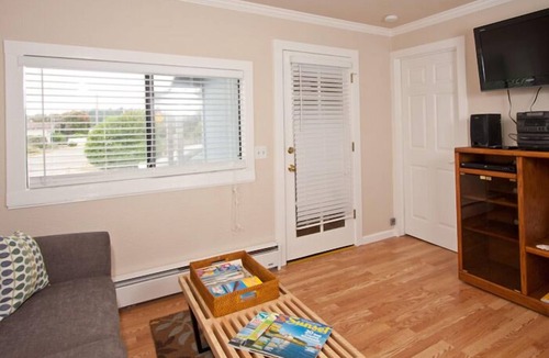 Old Town House | SIMPLICITY - Simple says it all, in town, nice views.