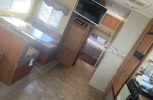 St. Charles House | Simplified camping on the river