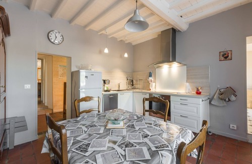 Saint-Laurent-sur-Mer House | Simplistic holiday home with terrace