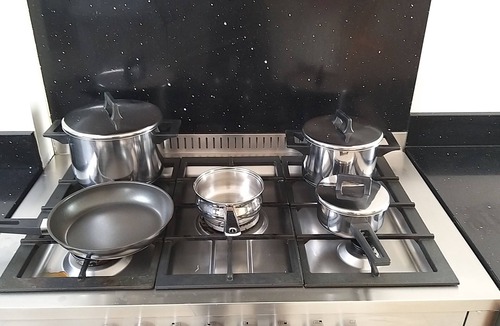 Weaverham House | Simply 6 beds house, free parking