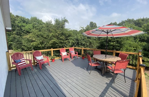 Saint Joe Cabin | Simply Buffalo sleeps 10, St Joe, AR- Float the middle beautiful Buffalo River