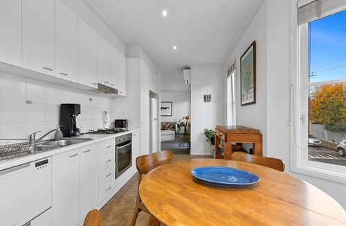Kensington Apartment | Simply Kensington by Ready Set Stay