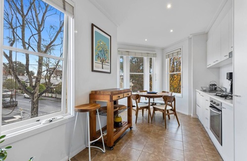 Kensington Apartment | Simply Kensington by Ready Set Stay