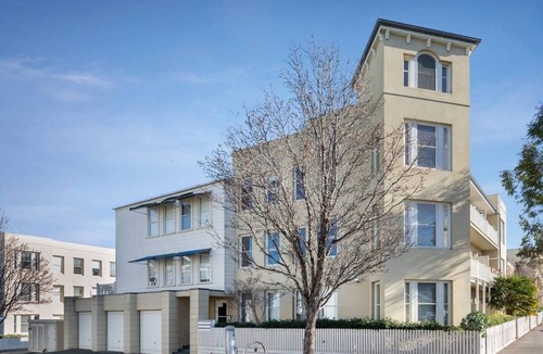 Kensington Apartment | Simply Kensington by Ready Set Stay