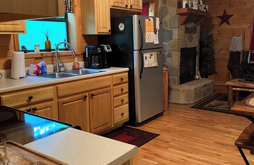Cosby Cabin | Simply Serene - Your Cozy Pet Friendly Mountain Retreat