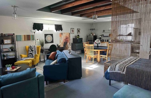 Southeastern Sacramento House | Simply Spacious Studio Guesthouse