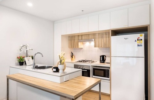 Hamilton Apartment | Simply stunning! Riverside 1BR apt @Hamilton