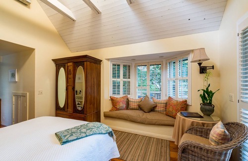 Upper East Bed & Breakfast | Simpson House Inn