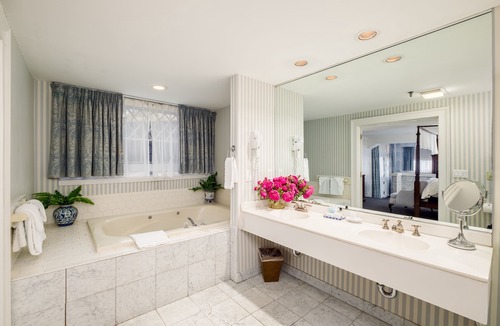 Simsbury Center Bed & Breakfast | Simsbury 1820 House