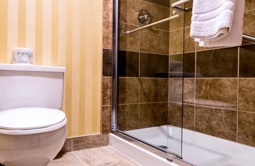 Gander Hotel | Sinbad's Hotel & Suites