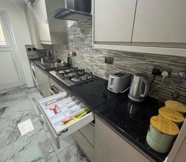 Levenshulme Apartment | Sindhu Luxury Bungalow