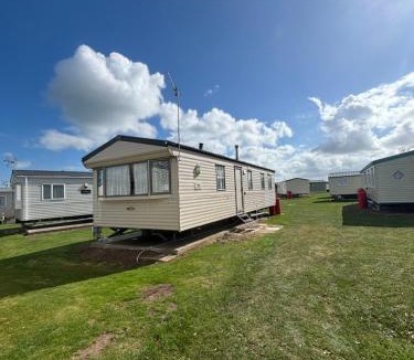 Clacton-on-Sea House | Singh&Leite Family L6