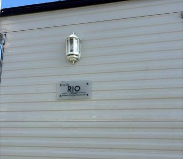 Clacton-on-Sea House | Singh&Leite Family L6