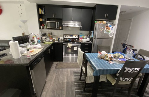 Unionville Apartment | Single bedroom with separate bath room available in 2 bed 2 bath condo@ Markham