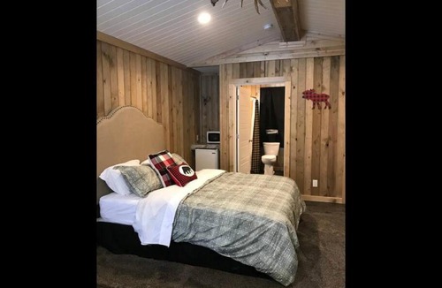 Island Park Ski Chalet | Single Cabin Unit 4