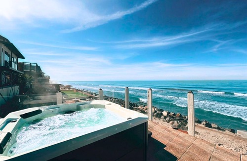 South Oceanside House | Single Family Home with a Private Beach Backyard P1919-0