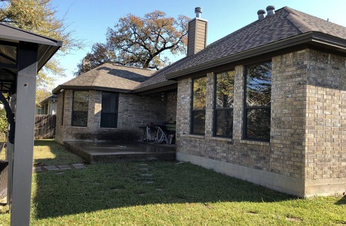 Woodland Hills House | Single family, one-story home. 3 bedroom and 2 full baths.