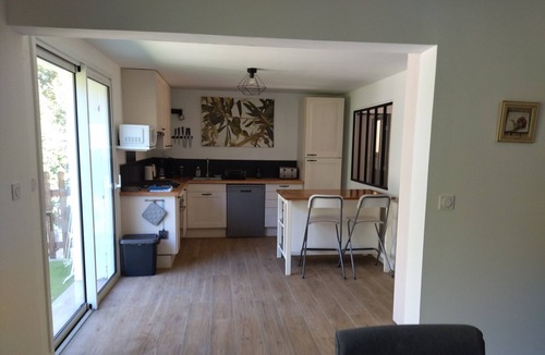 La Capelle-et-Masmolene Villa | Single-storey villa, air conditioning, WiFi, swimming pool and large, quiet garden