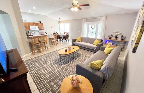 Westside House | Single house: 12guests,4bds/2baths,large backyard.