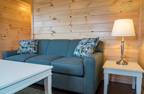 Valois Ski Chalet | Single Island Shores