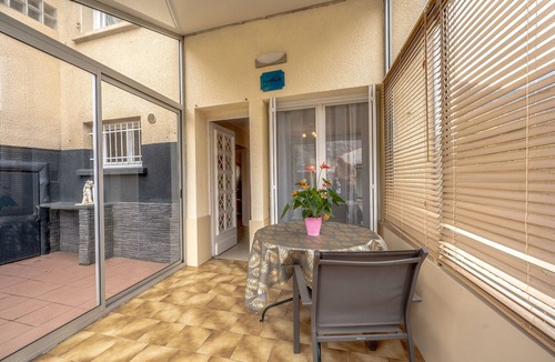 Tarascon-sur-Ariege Apartment | Single-Level Gîte with Veranda and Mountain View – Ariège