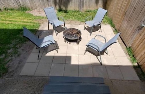 Auburn House | Single level 3 bedroom, fenced yard, central air