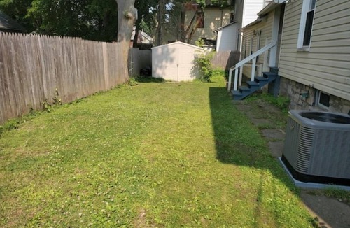 Auburn House | Single level 3 bedroom, fenced yard, central air