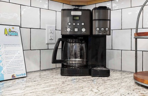 Rosedale House | Single Level Home Near KU Med + Plaza w/Hot Tub