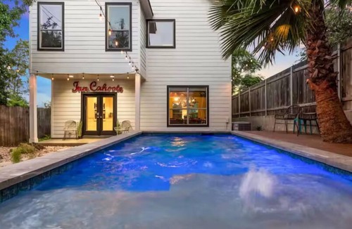Central East Austin House | Single Malt Manor Downtown Austin