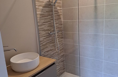 Saint-Martin-de-Crau Bed & Breakfast | Single room with private bathroom