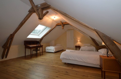 Servon-sur-Vilaine Bed & Breakfast | Single room in Gîte, kitchen and living room.