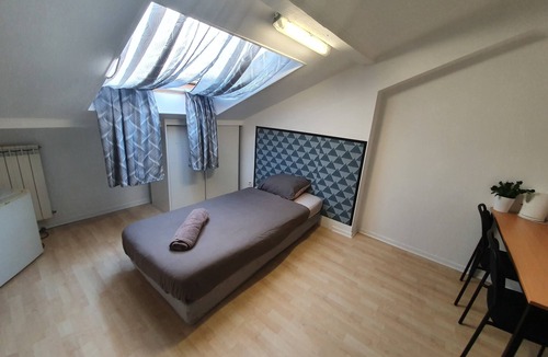 Vandoeuvre-les-Nancy House | Single room with shared bathroom
