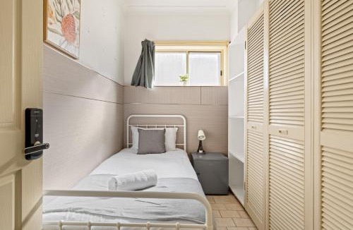 Bexley House | Single Room - Ideally Located at Bexley - Shared Bathroom