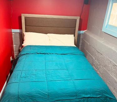 Irvington House | Single Room with Bathroom