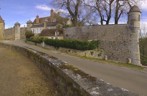 Avallon House | Single Room with Whirlpool Bath