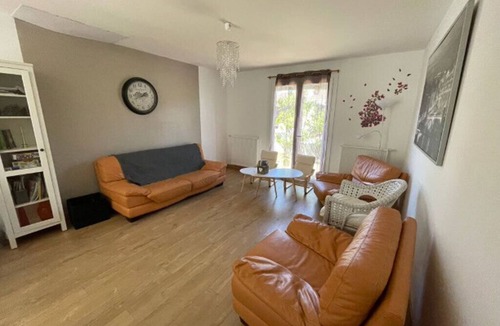 Saint-Vincent-sur-Jard House | Single-storey house, very quiet, enclosed and secure garden, 200m from the beach and pine forest.