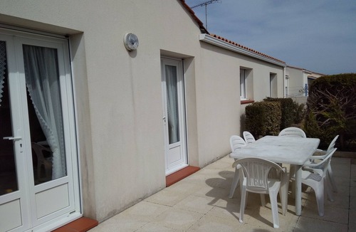 Bretignolles-sur-Mer House | single storey house