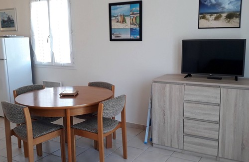 LʼAiguillon-sur-Mer House | Single-storey cottage near beach with parking in L'Aiguillon-sur-Mer
