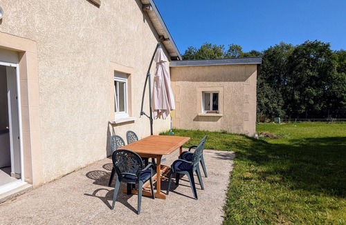 Longchamps-sur-Aire Cottage | Single-storey house with enclosed garden in Longchamps