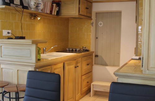 Saint-Paul-en-Foret Apartment | Single-storey apartment for 4