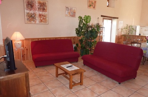 La Foret-sur-Sevre House | Single-storey gîte with swimming pool, ideal for families.