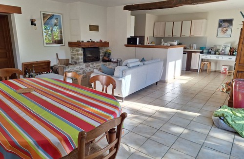 Le Poet-Celard House | Single-storey country house, very quiet, beautiful surroundings