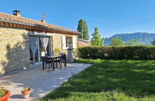 Le Poet-Celard House | Single-storey country house, very quiet, beautiful surroundings