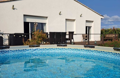 Montagnac Villa | Single-storey detached house with unobstructed view, garden and above-ground pool