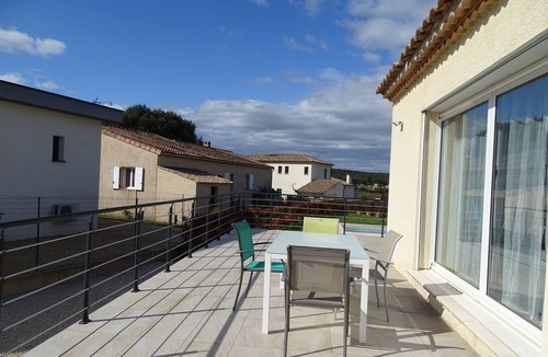 Flaux Villa | Single-storey family villa, pool, garden near Uzès