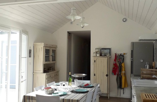Lancieux House | Single-storey house with enclosed courtyard